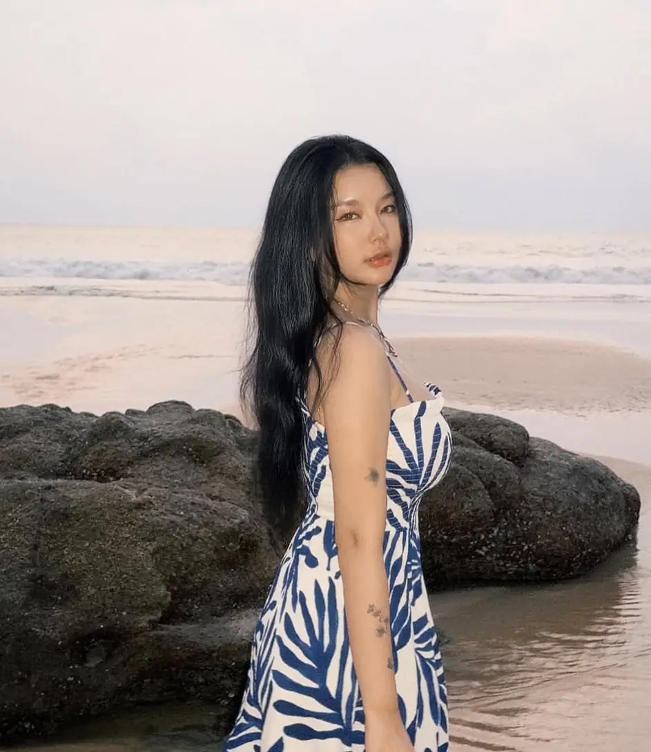 Iris Adams One Iris Adamson irisadamsone