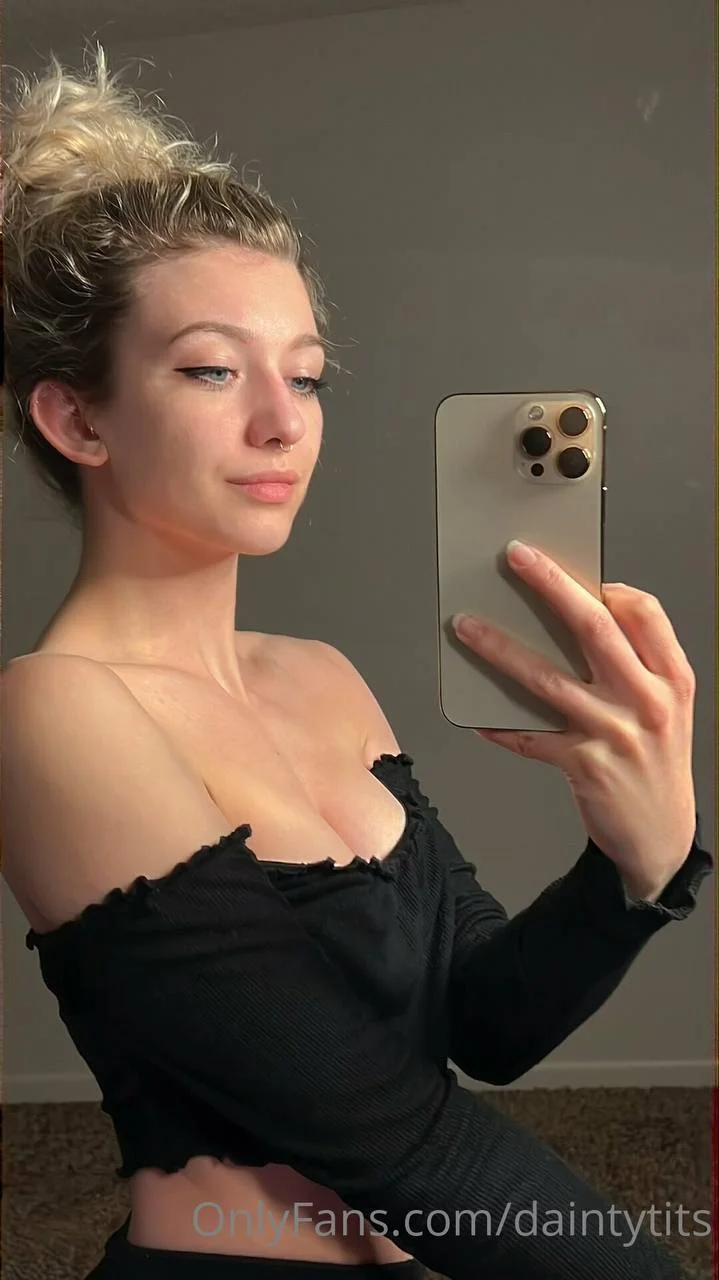DaintyTits